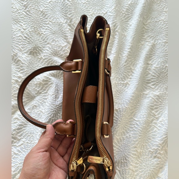 Used Michael Kors Medium Kellen in Saffiano Leather - Picture 13 of 15